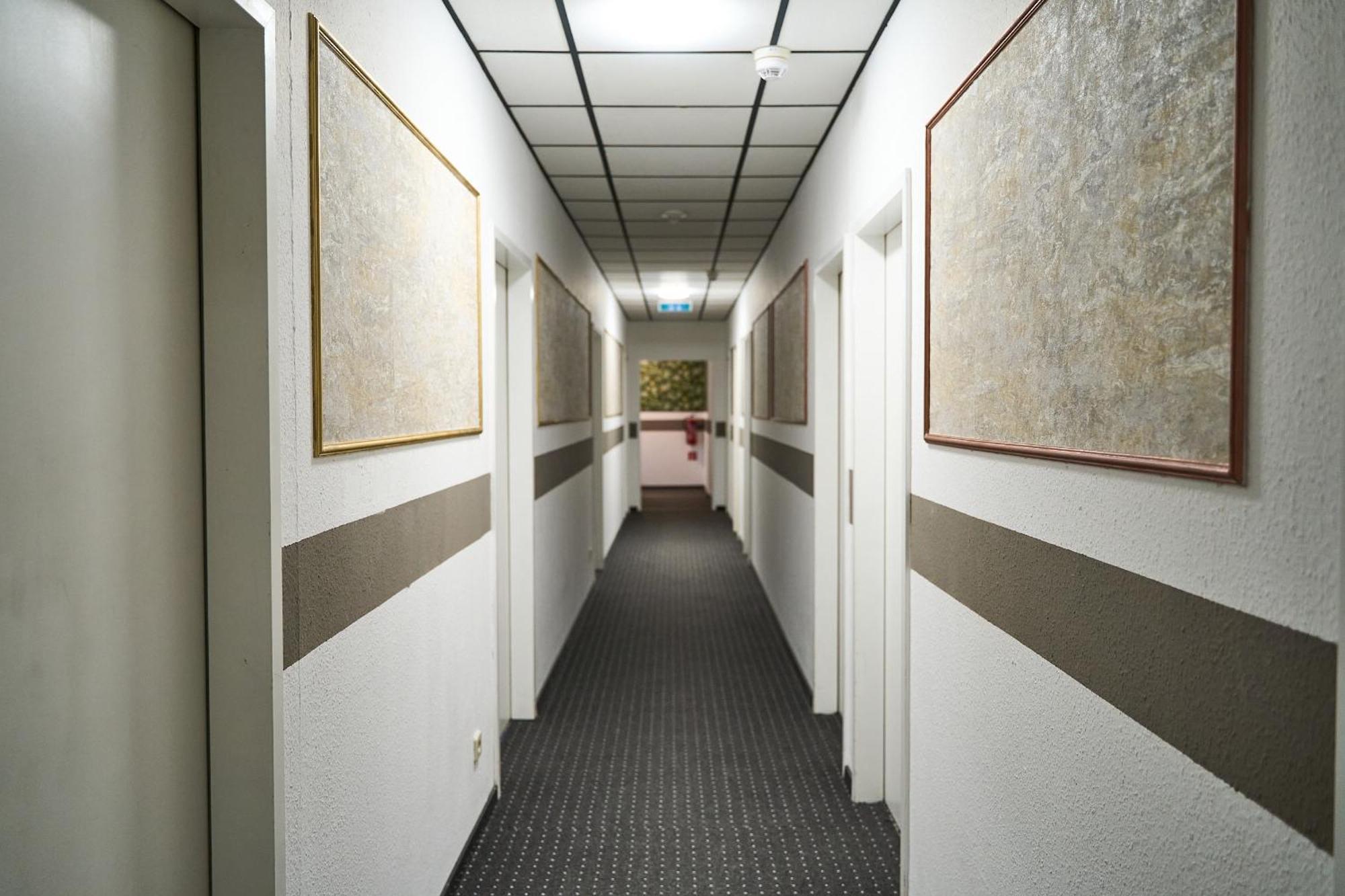 Hotel Maximo Pinneberg Exteriör bild