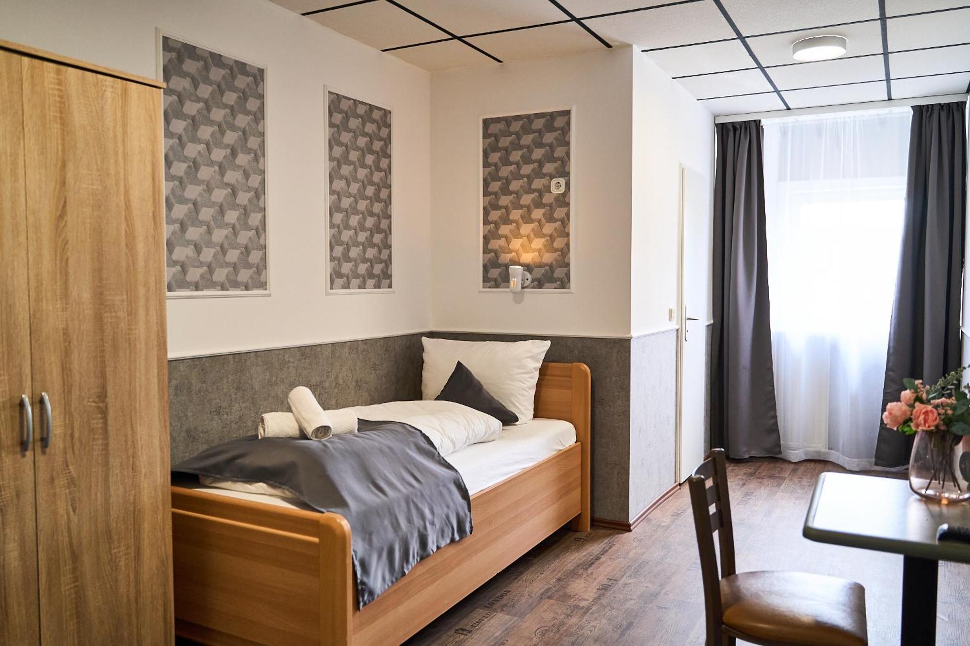 Hotel Maximo Pinneberg Exteriör bild